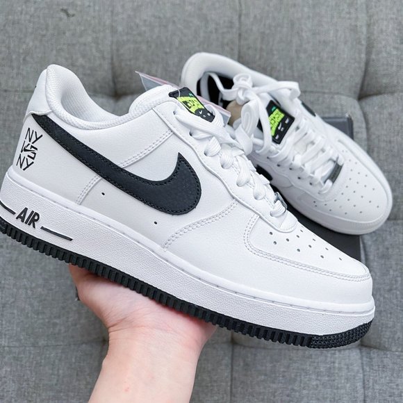 🤍🖤 Nike Air Force 1 white black shoes - Picture 1 of 4